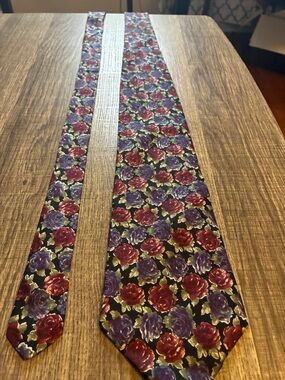 Floral Rose Pattern Silk Tie in Burgundy & Purple